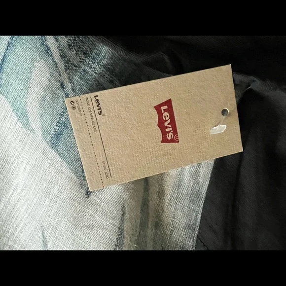 New Levi’s T-Shirt Size XL - Picture 3 of 6